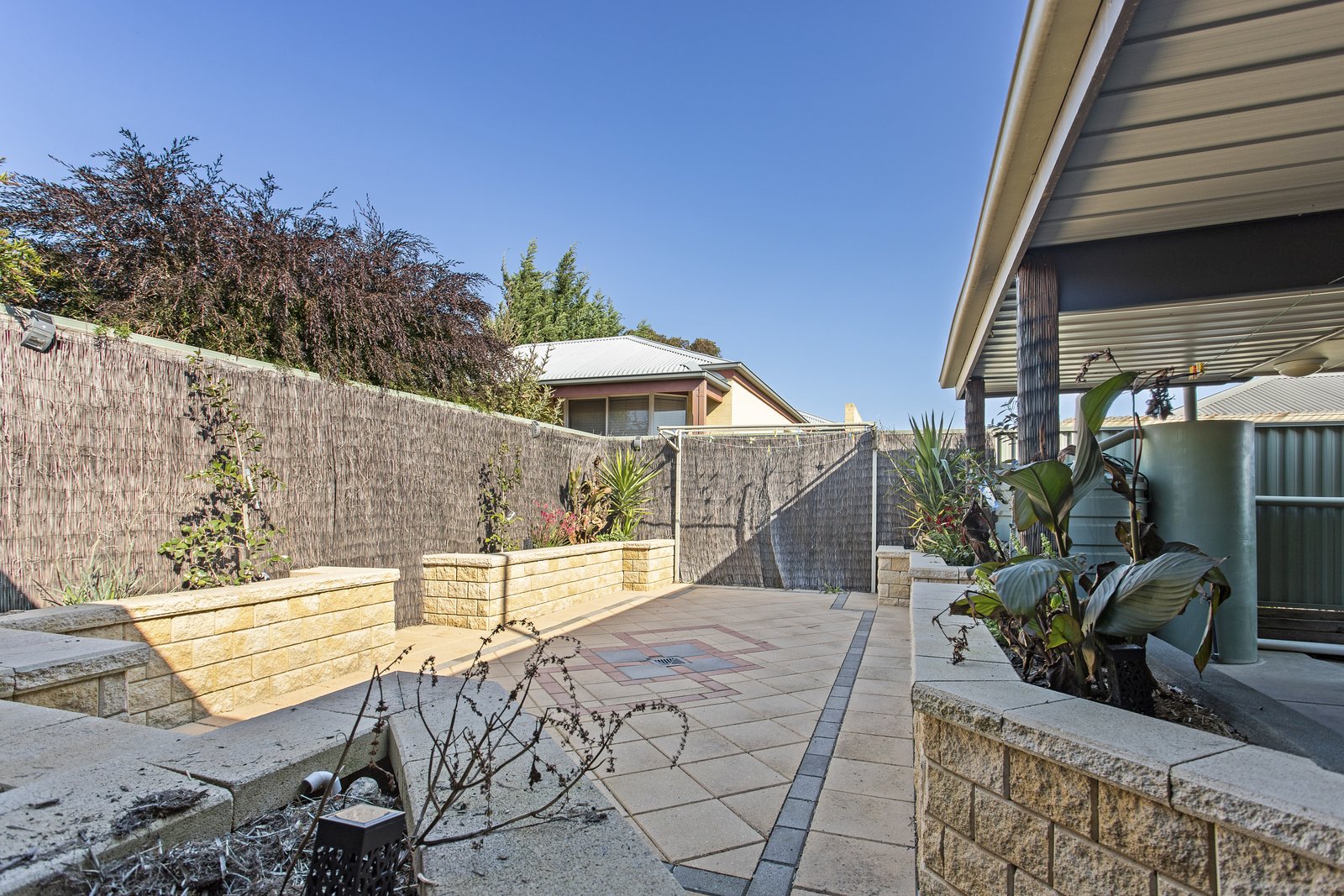 8 Retreat Road FLORA HILL 8