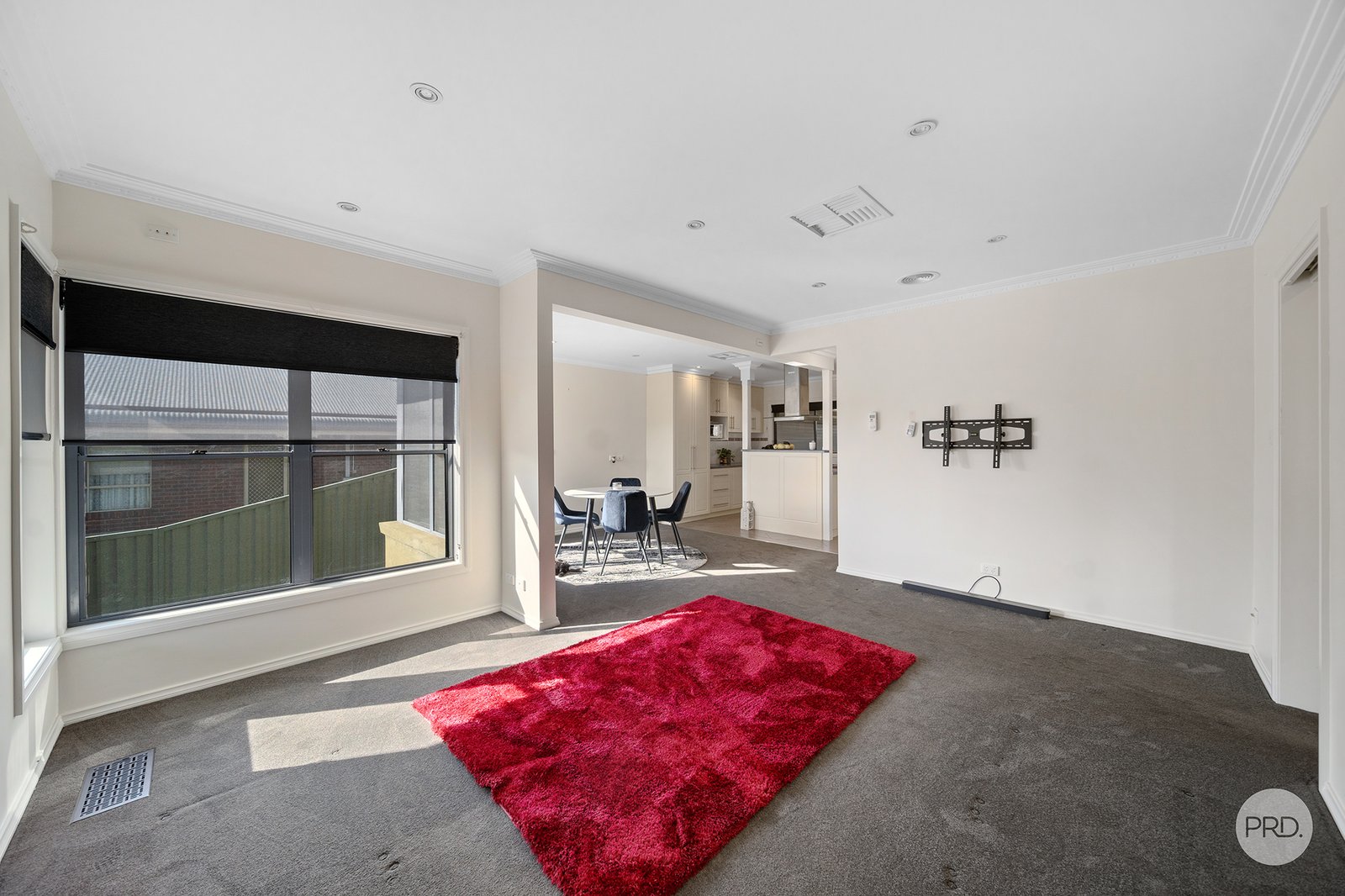 8 Retreat Road FLORA HILL 5