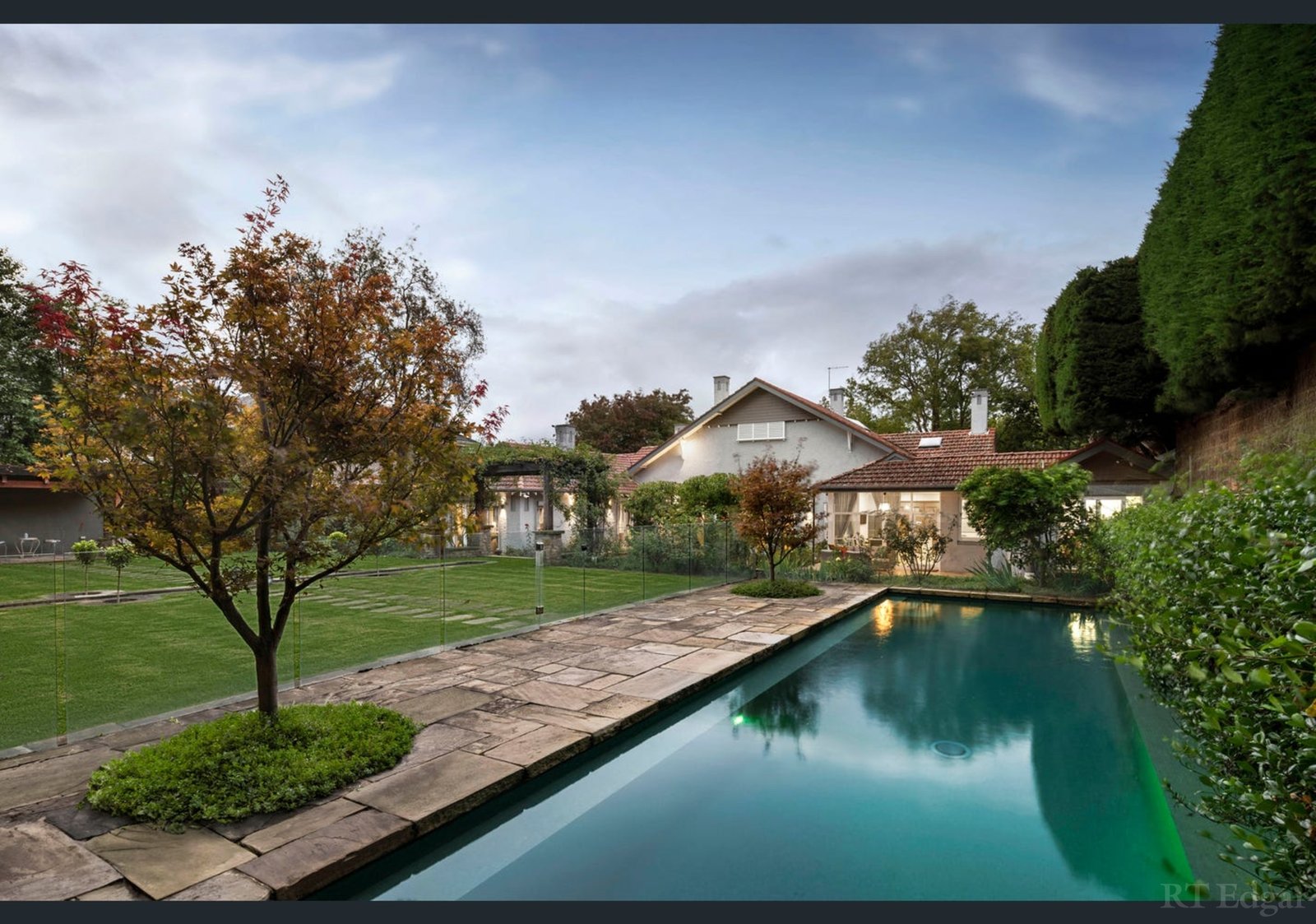 Real Estate and Property in 8 Robertson Street, Toorak, VIC