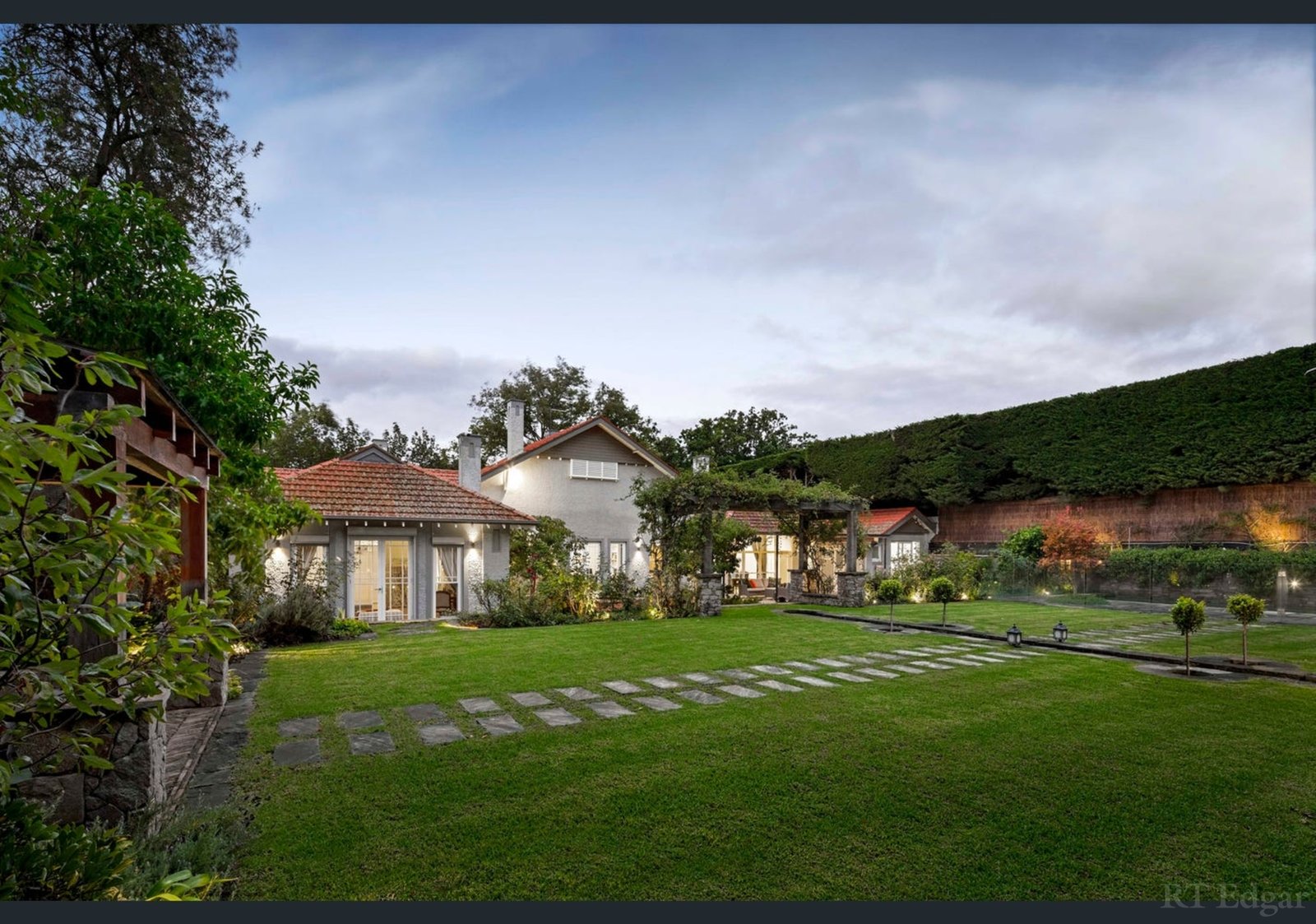 Real Estate and Property in 8 Robertson Street, Toorak, VIC