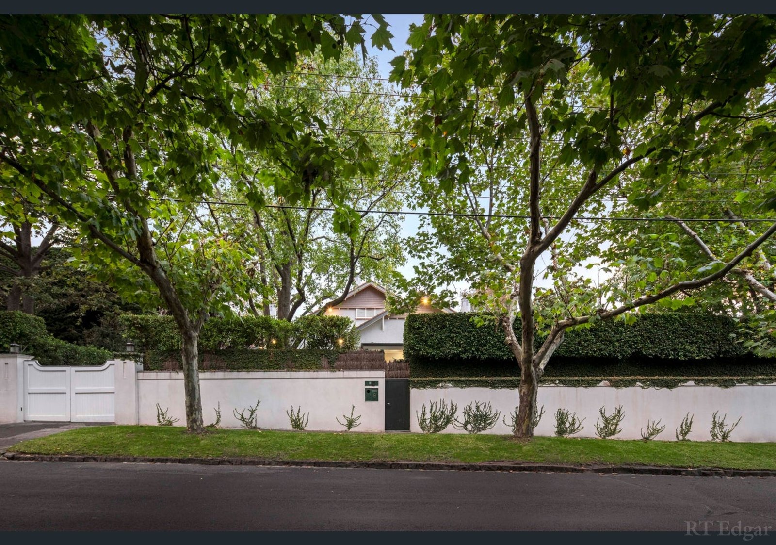 Real Estate and Property in 8 Robertson Street, Toorak, VIC