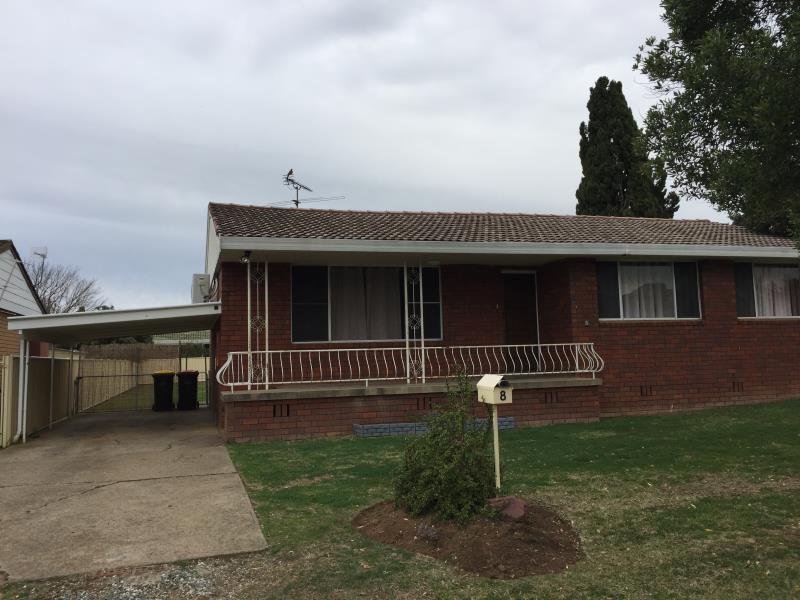 8 Robina Street TAMWORTH 6