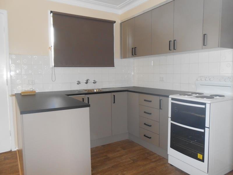 8 Robina Street TAMWORTH 2