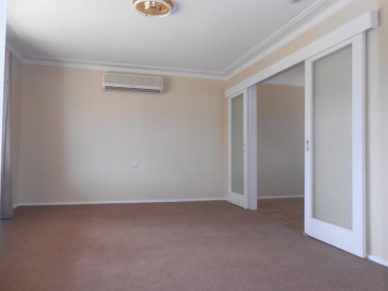 8 Robina Street TAMWORTH 3