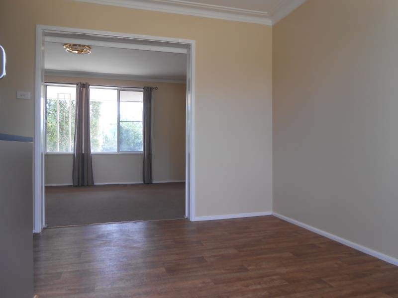 8 Robina Street TAMWORTH 4