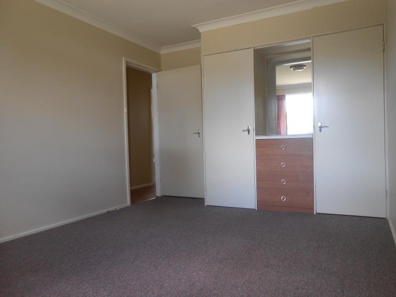 8 Robina Street TAMWORTH 5