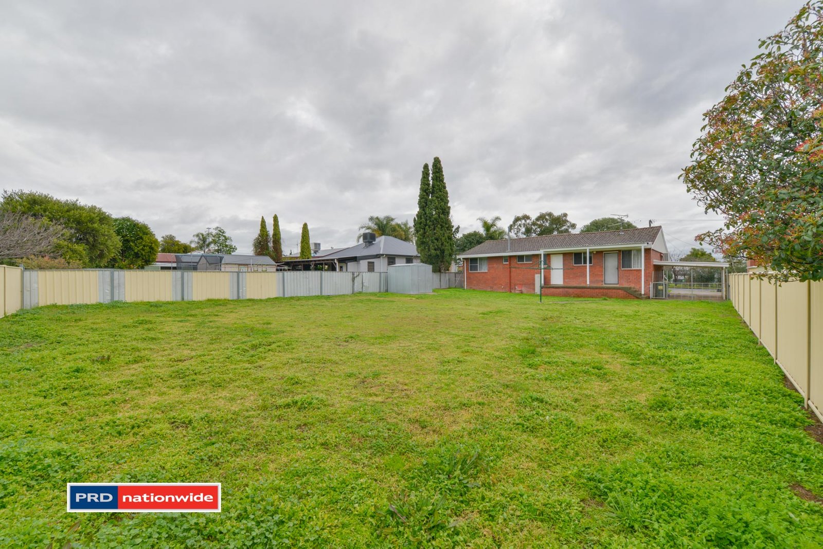8 Robina Street TAMWORTH 2