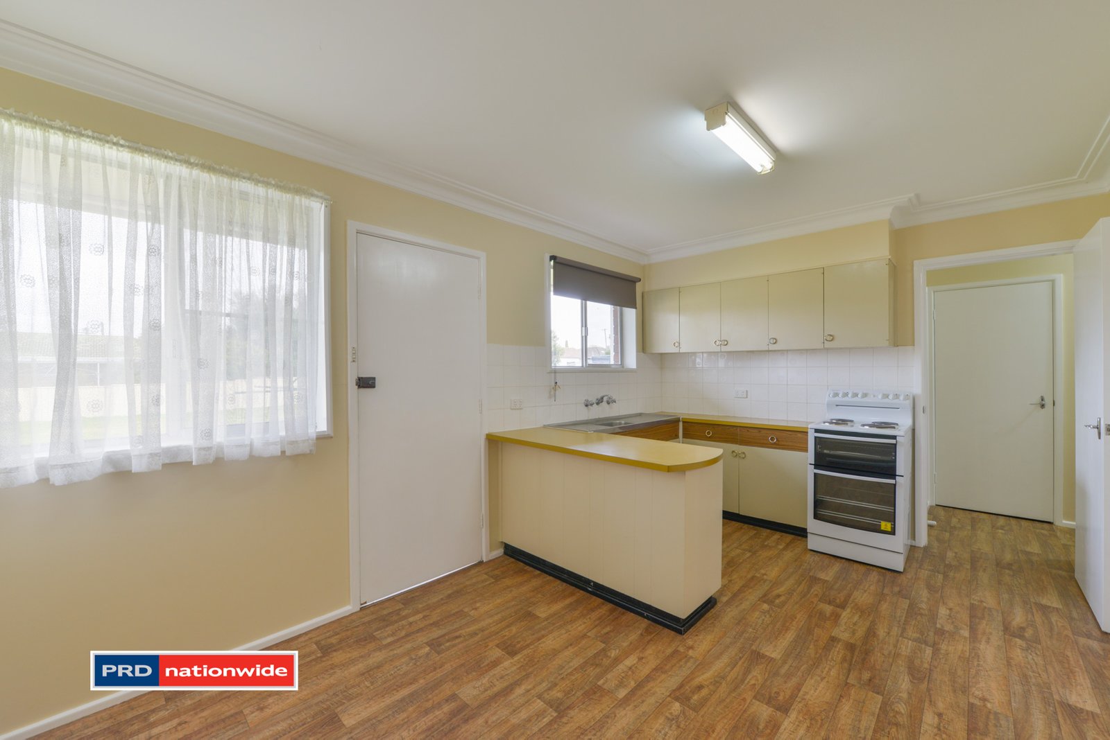 8 Robina Street TAMWORTH 3