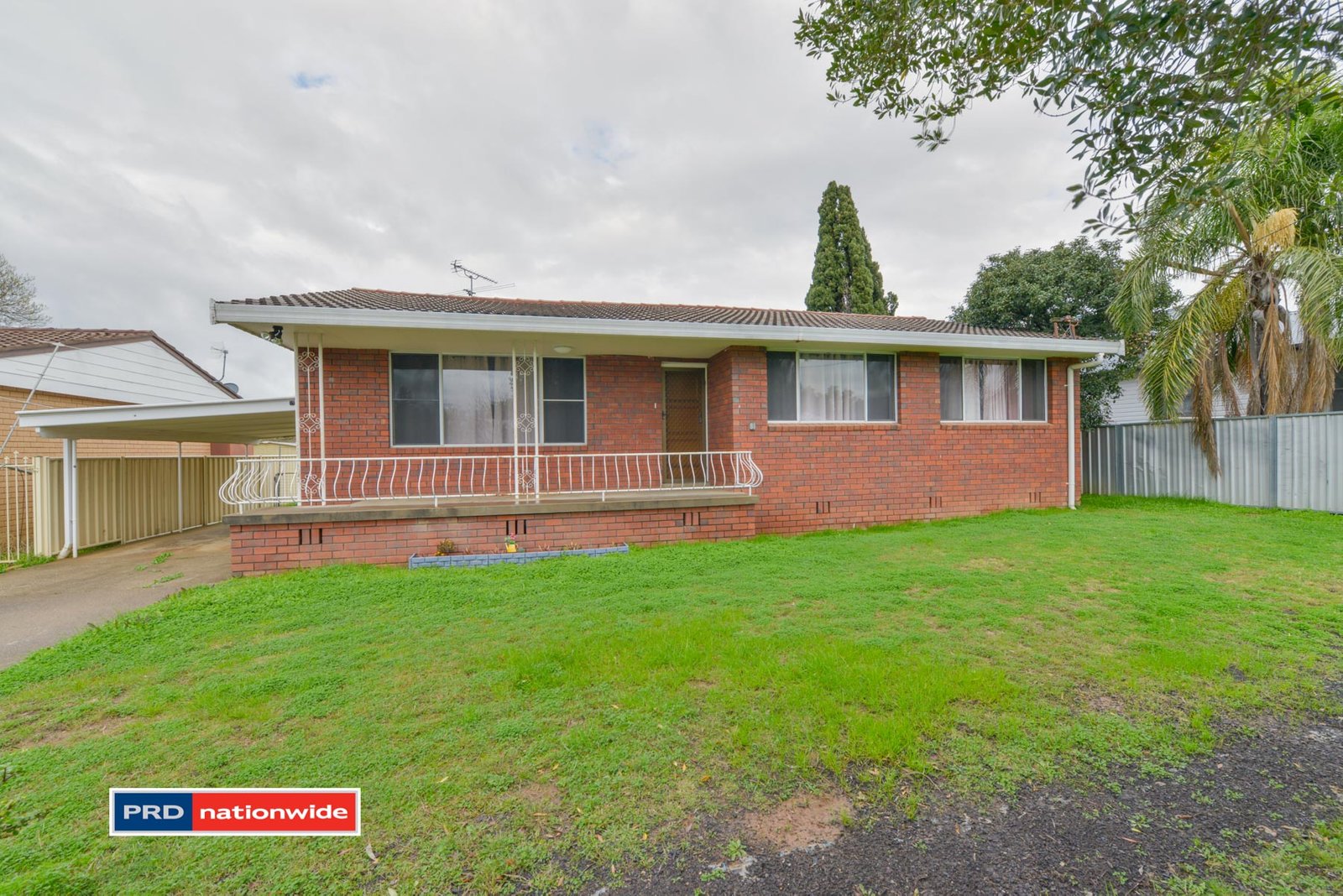 8 Robina Street TAMWORTH 9