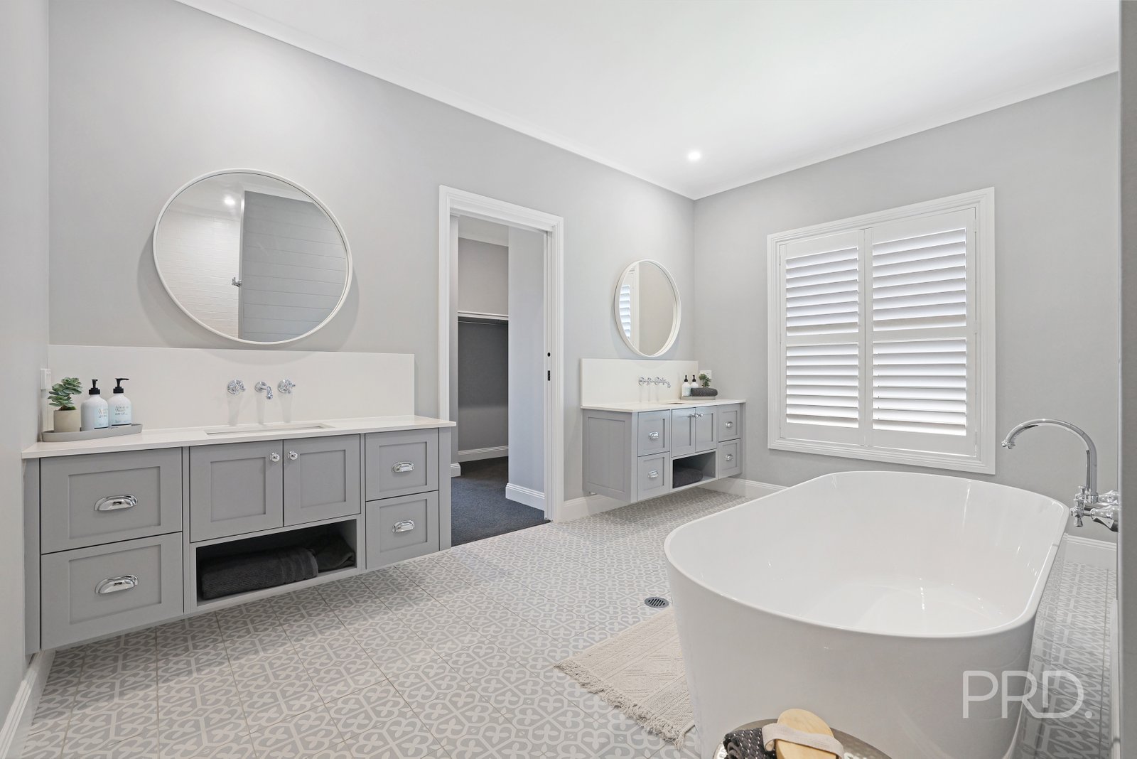 8 Rodeo Drive TAMWORTH 11