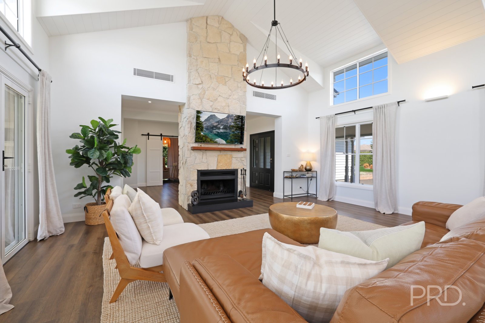 8 Rodeo Drive TAMWORTH 16