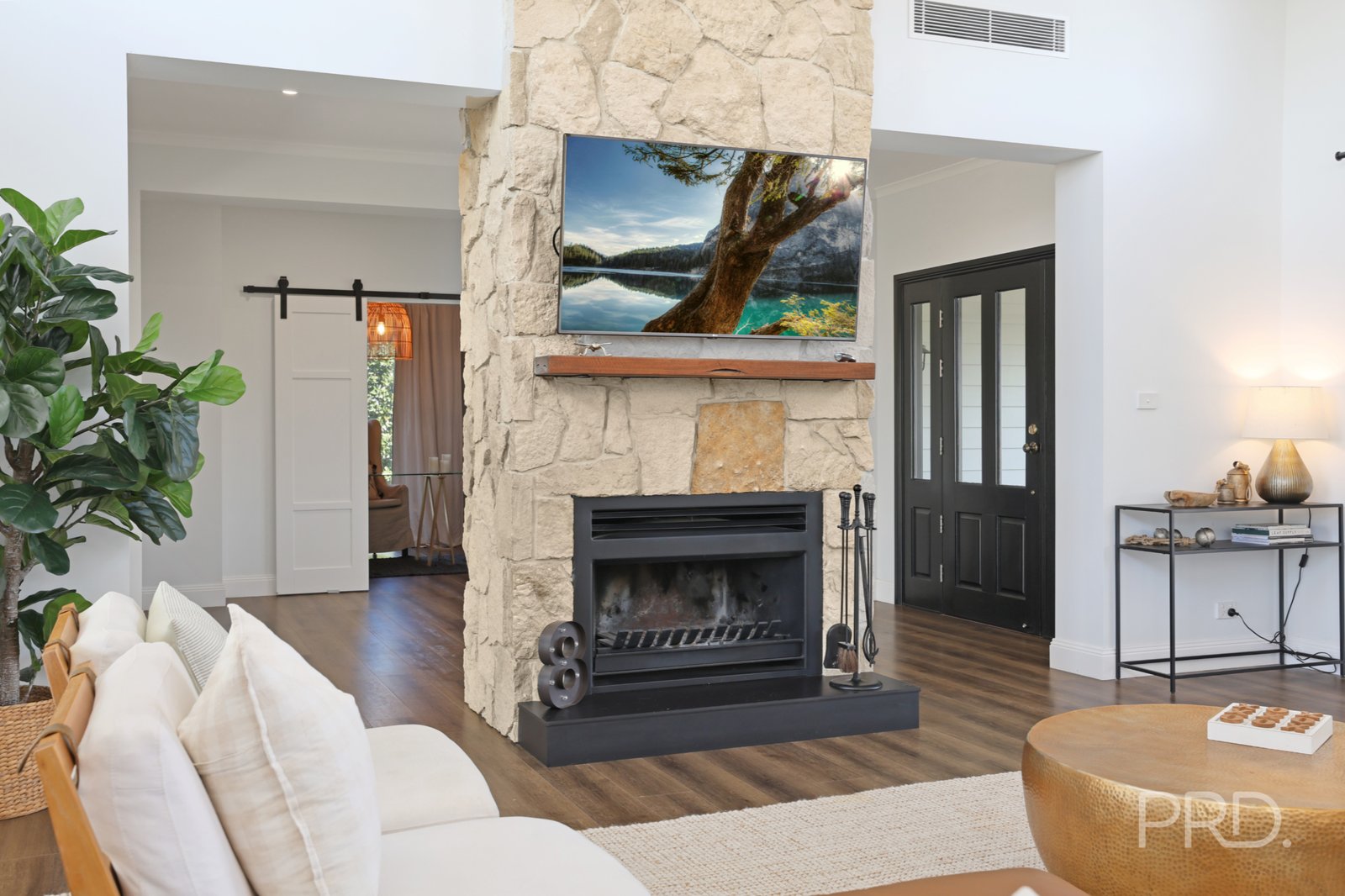 8 Rodeo Drive TAMWORTH 17