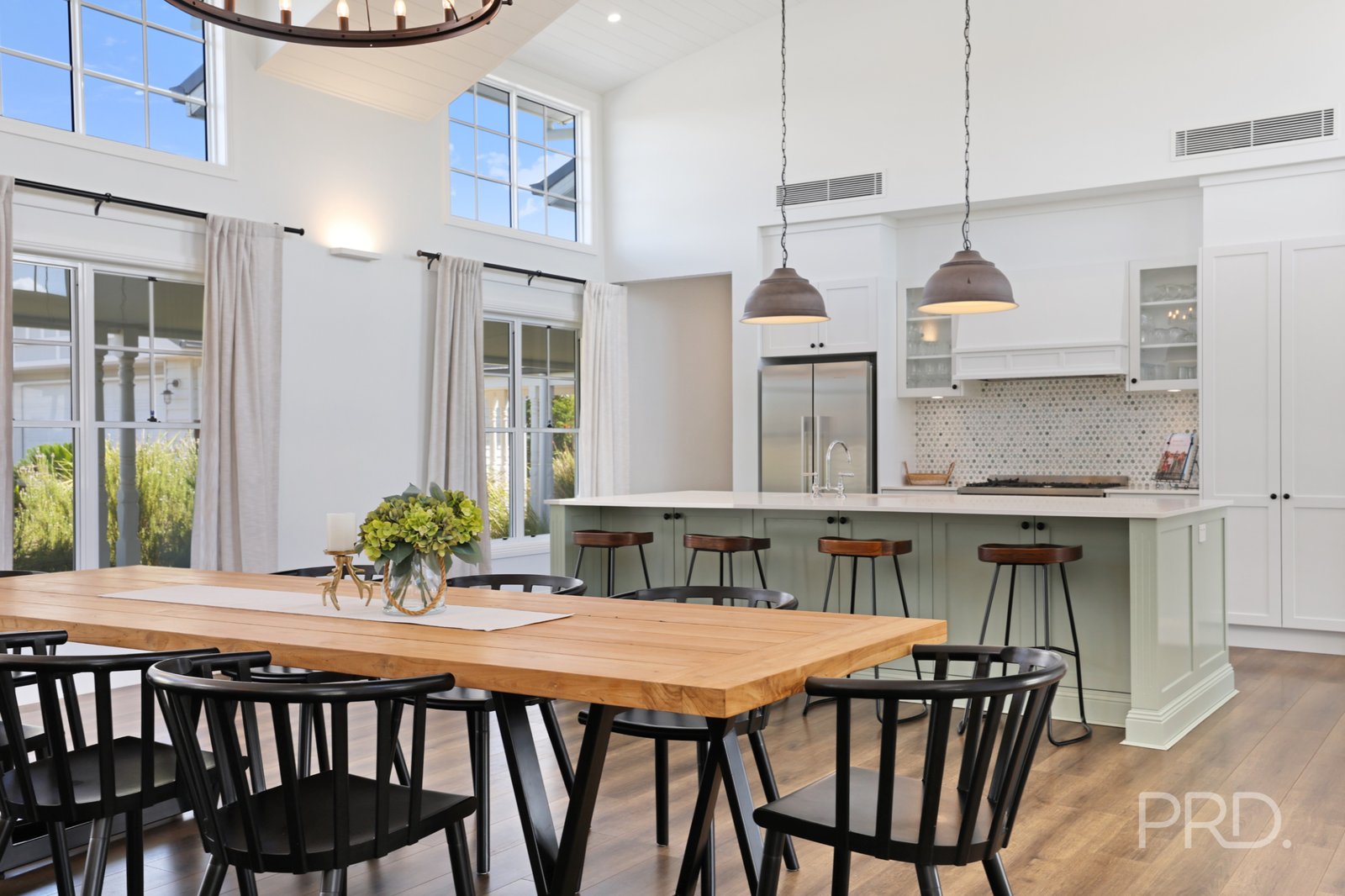 8 Rodeo Drive TAMWORTH 18