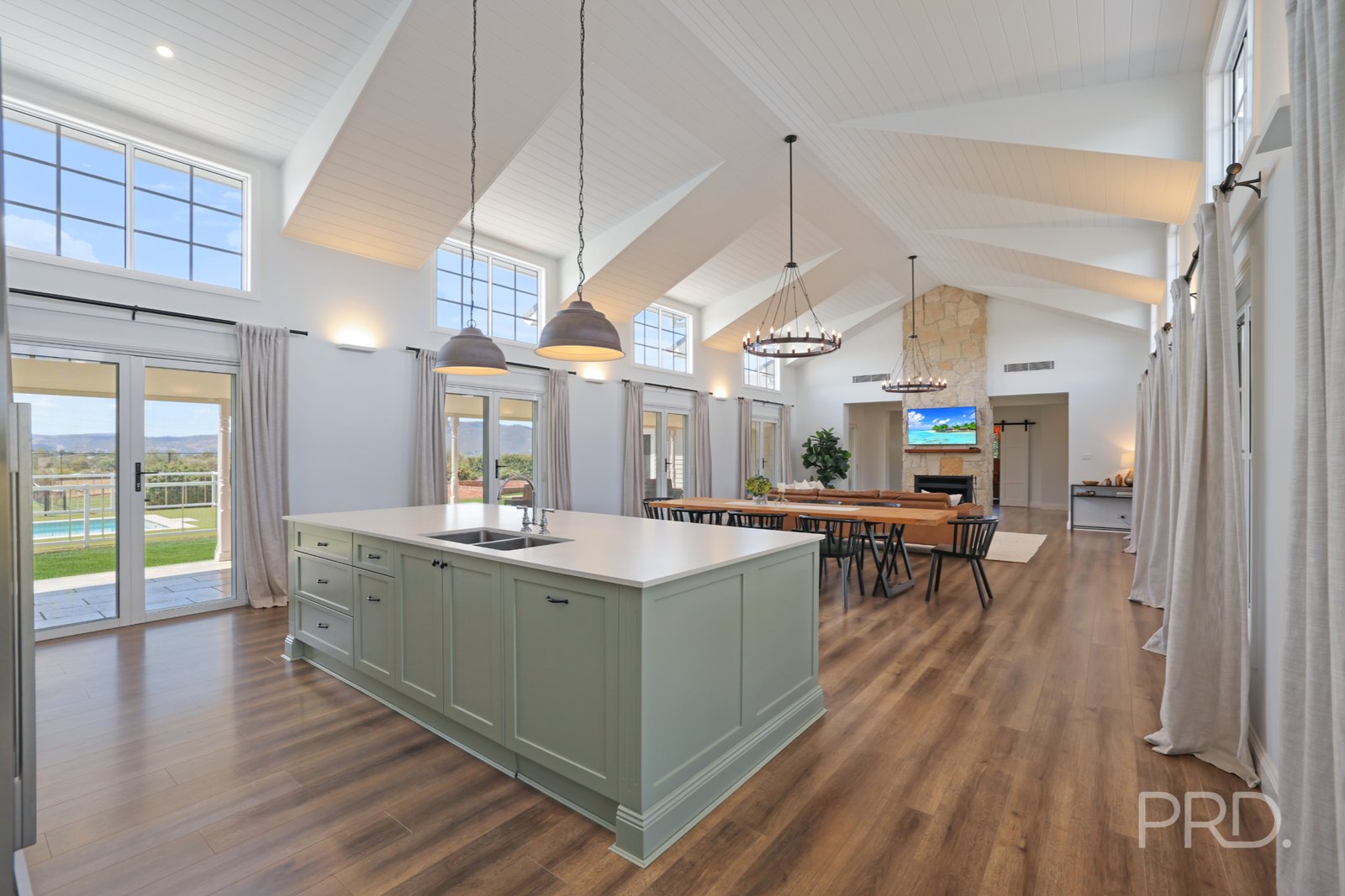 8 Rodeo Drive TAMWORTH 19