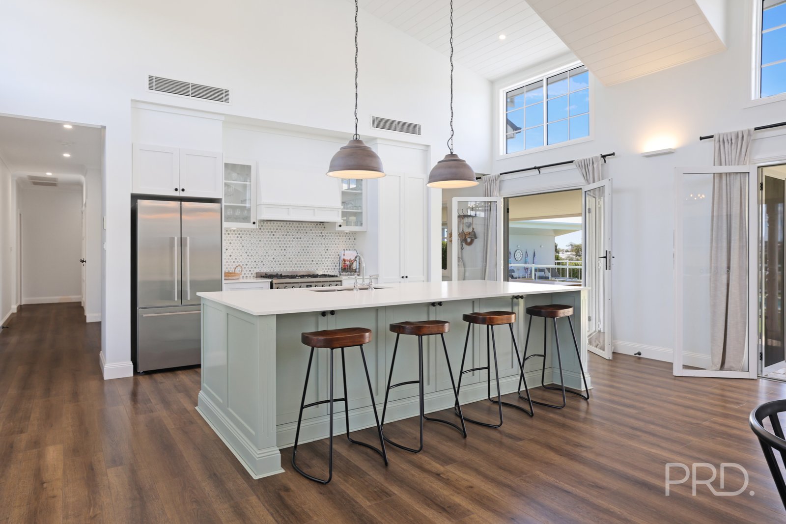 8 Rodeo Drive TAMWORTH 21