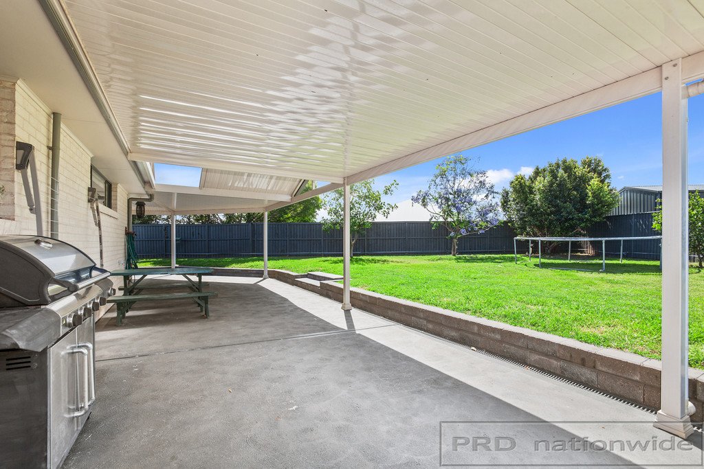 8 Rodwell Place RAWORTH 6