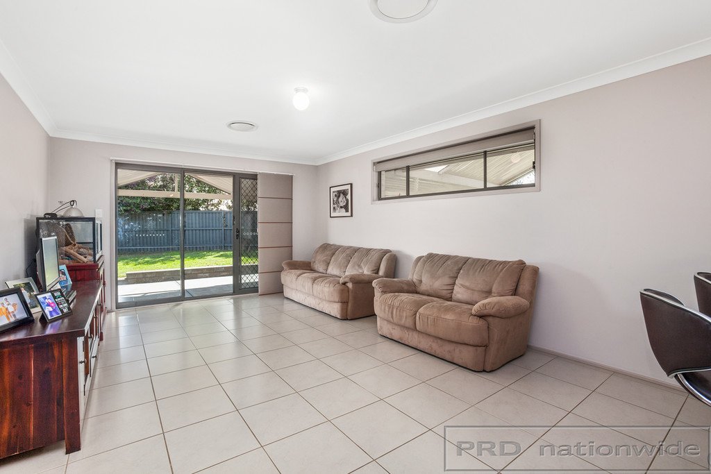 8 Rodwell Place RAWORTH 12