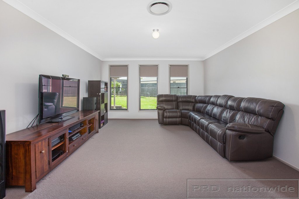 8 Rodwell Place RAWORTH 19