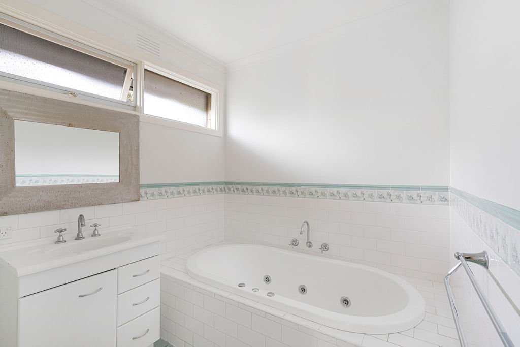 Real Estate and Property in 8 Rohan Street, Viewbank, VIC