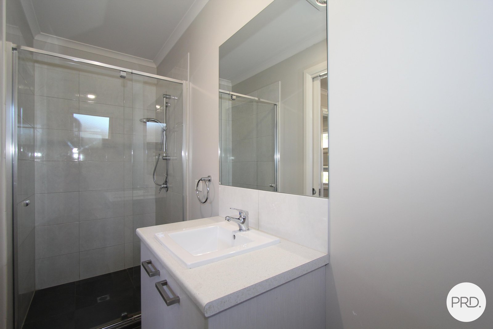 8 Ron Court CANADIAN 6