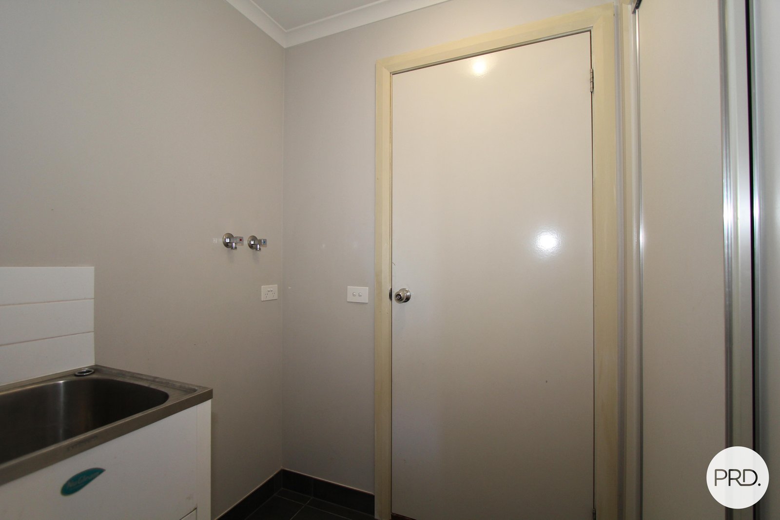 8 Ron Court CANADIAN 9