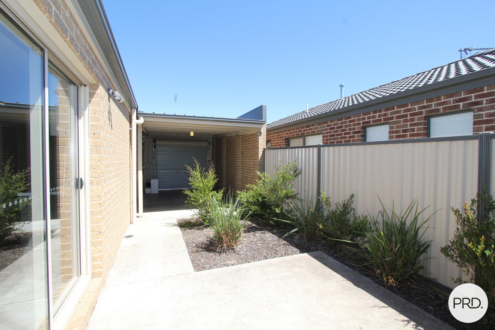 8 Ron Court CANADIAN 10