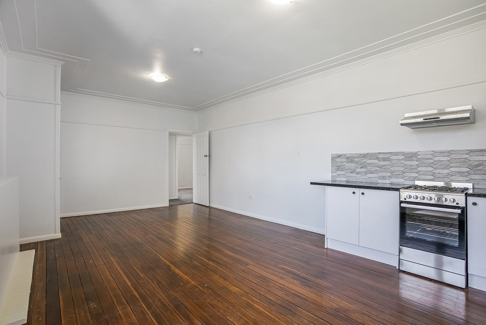 8 Rona Street PEAKHURST 1