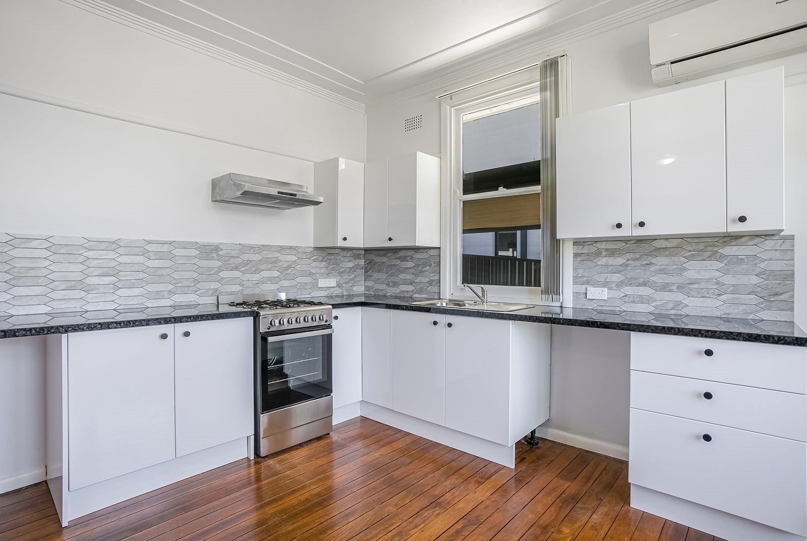 8 Rona Street PEAKHURST 2