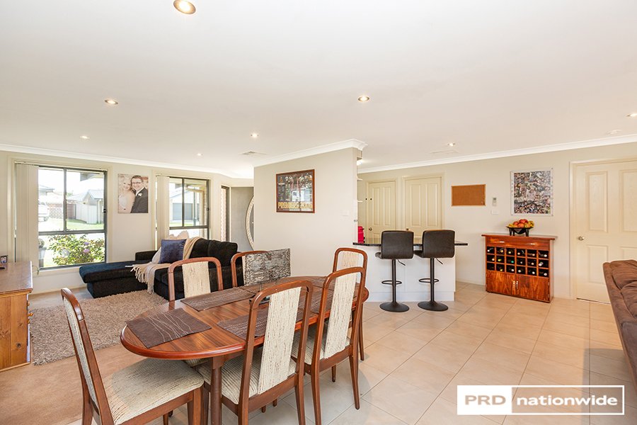 8 Rosella Avenue TAMWORTH 6
