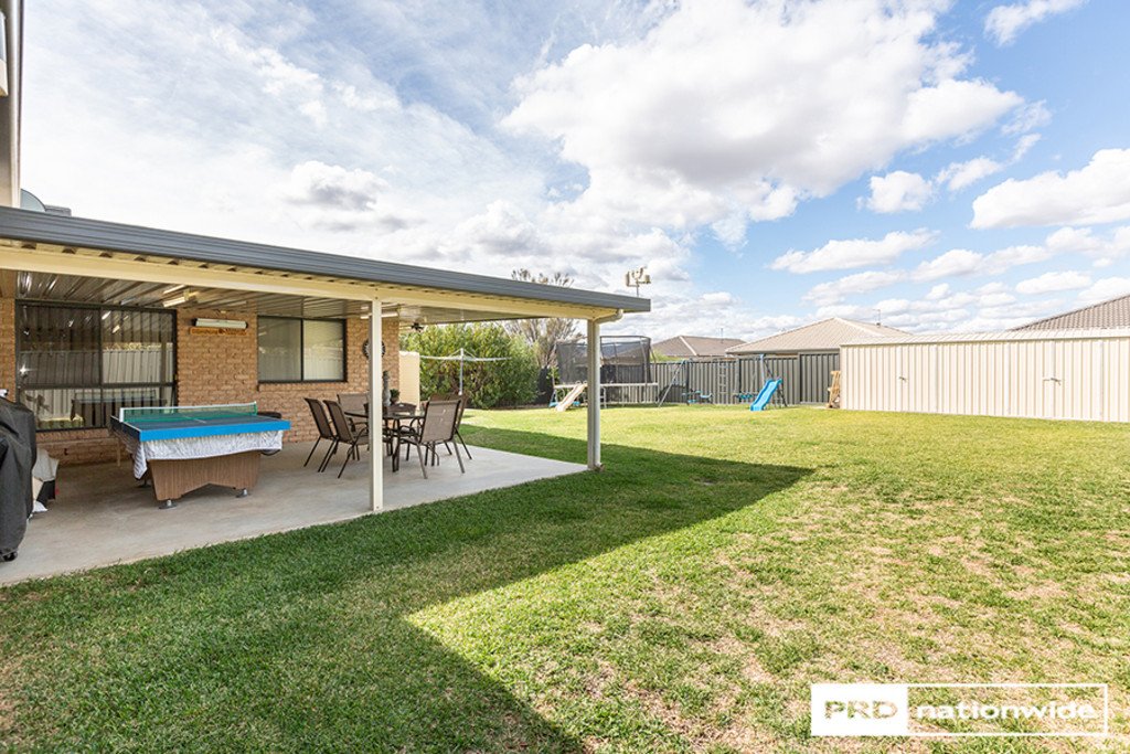 8 Rosella Avenue TAMWORTH 18