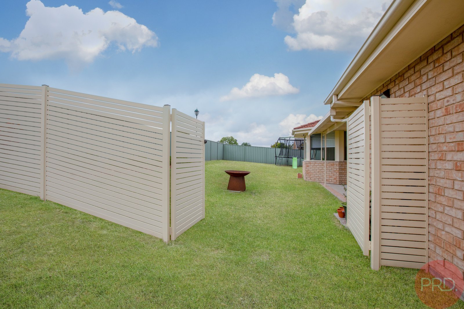 8 Royal Oak Avenue THORNTON 13