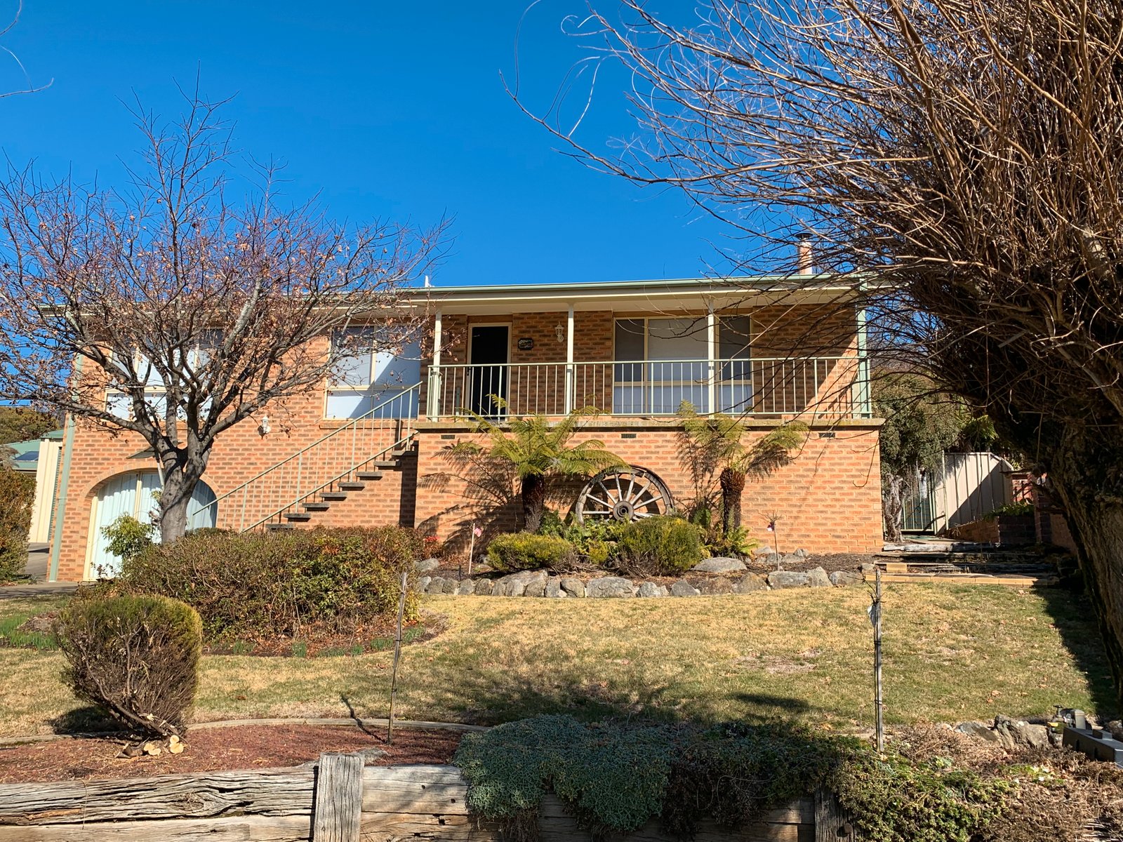 8 Royden Close BATLOW 1