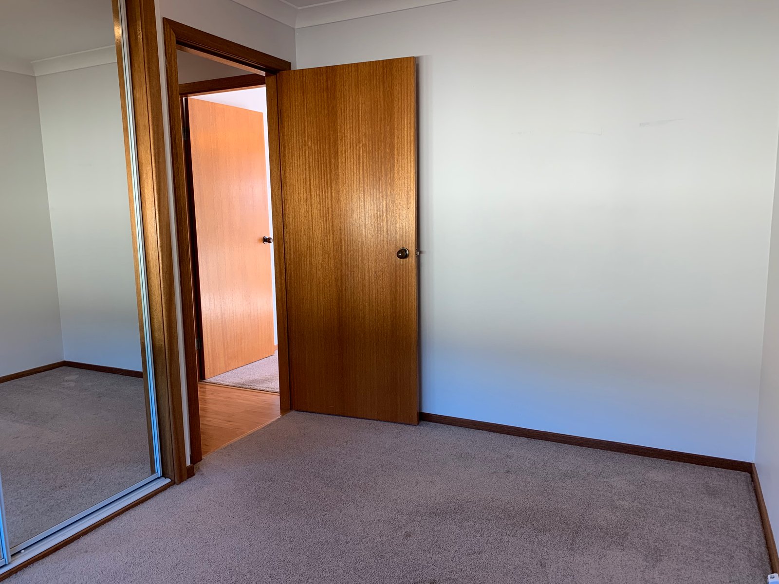 8 Royden Close BATLOW 7