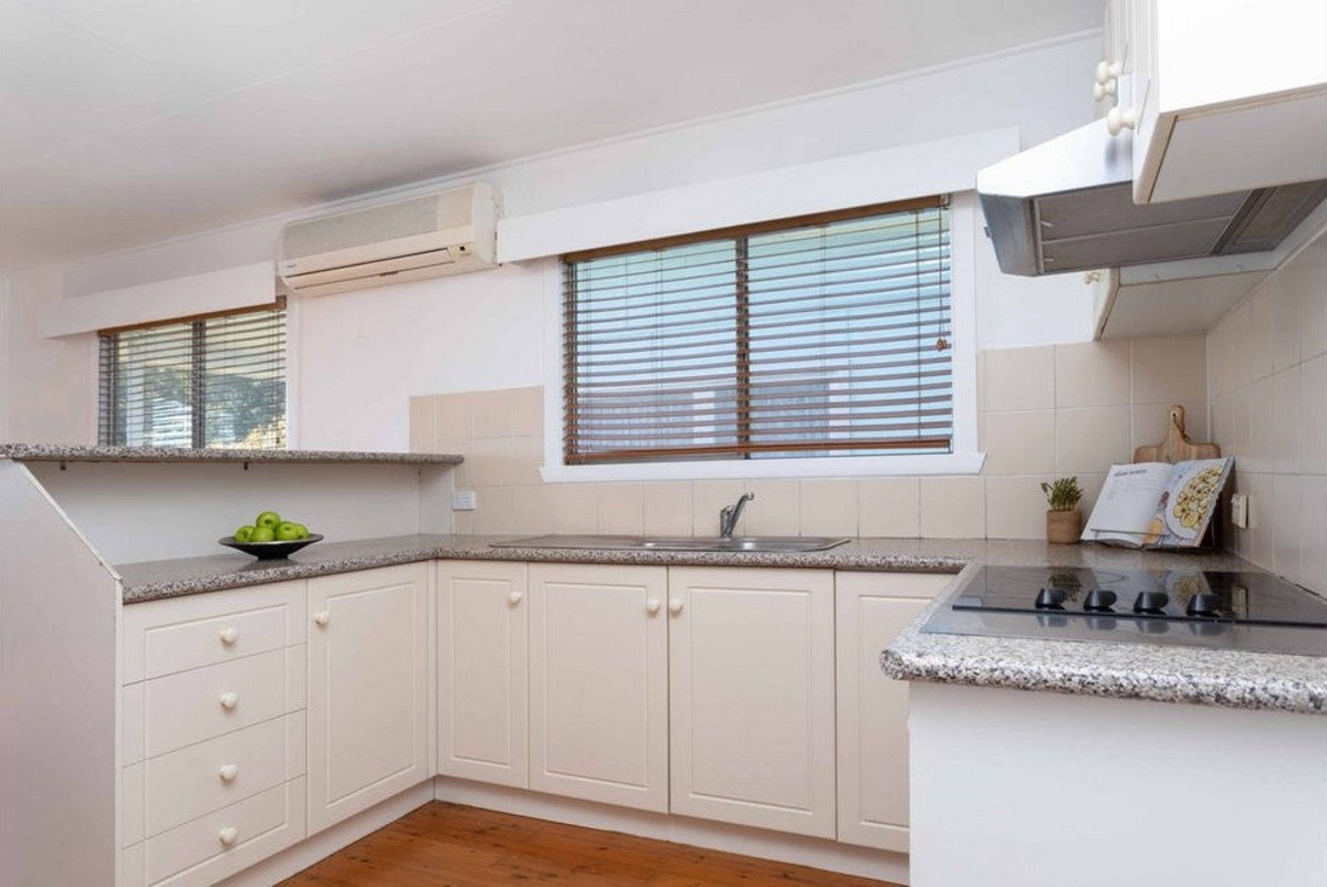 8 Rudd Street Burleigh Heads 3