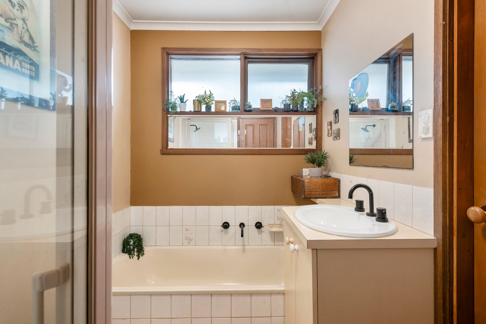 Real Estate and Property in 8 Russell Avenue, Woodend, VIC