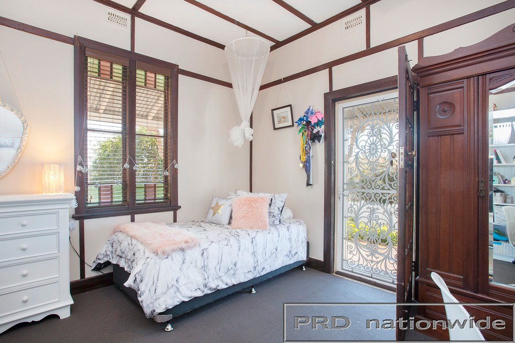 8 Russell St  BRANXTON 13