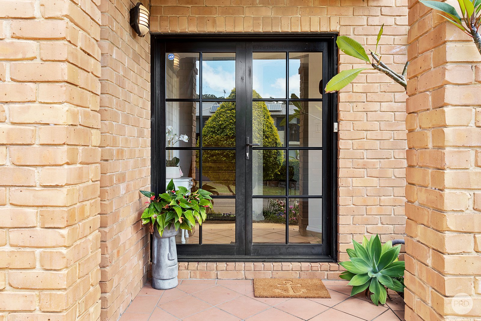 8 Sailfish Street CORLETTE 2