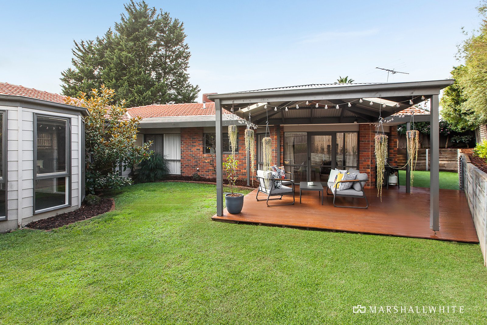 8 Sally Court, Warranwood, VIC