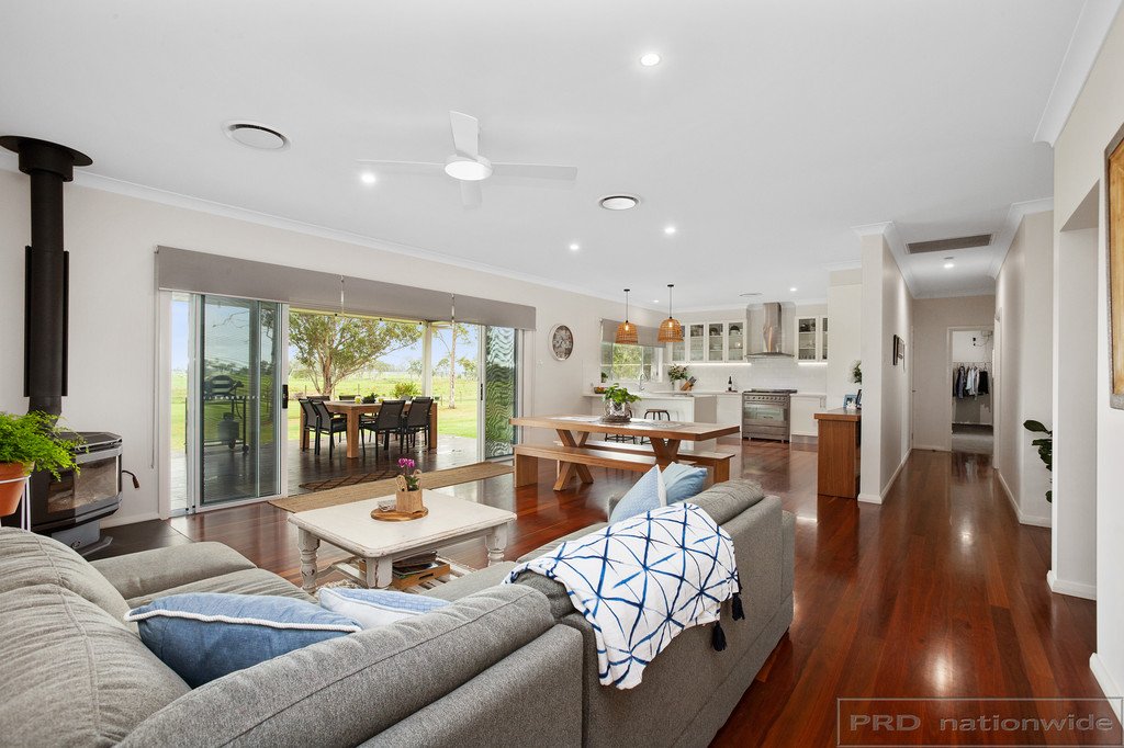 8 Sanctuary Pl  WALLALONG 4