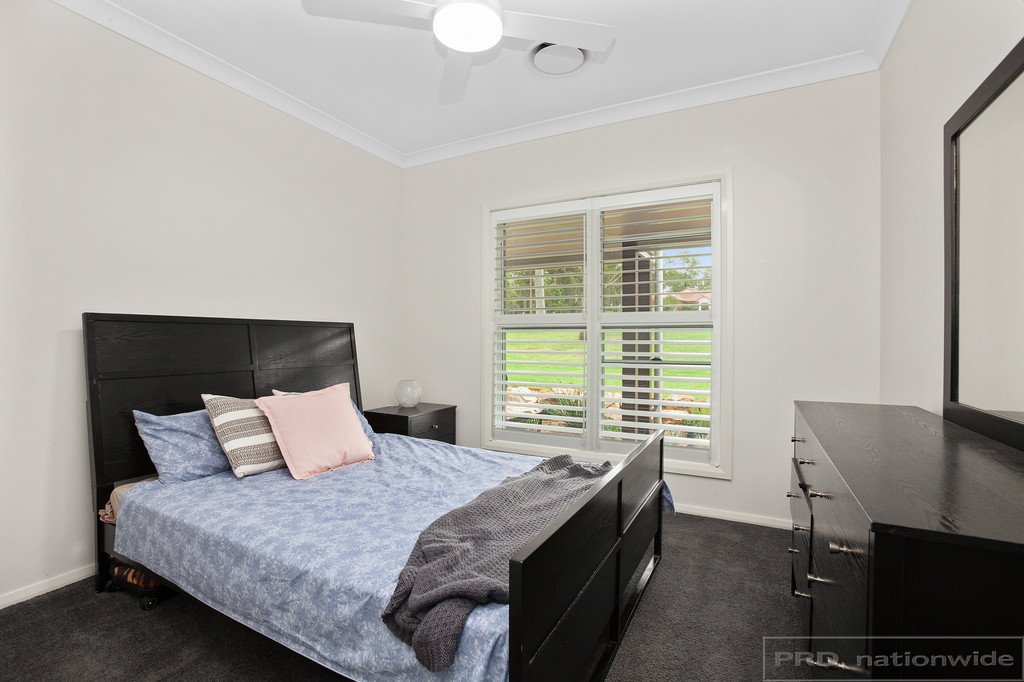8 Sanctuary Pl  WALLALONG 9