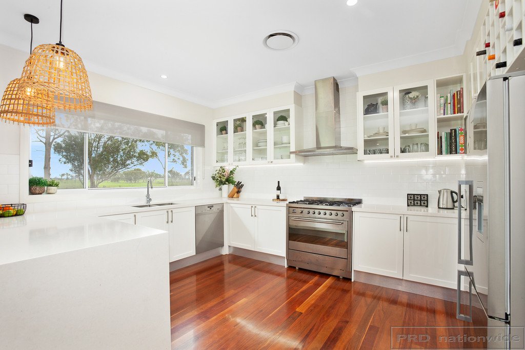 8 Sanctuary Pl  WALLALONG 16