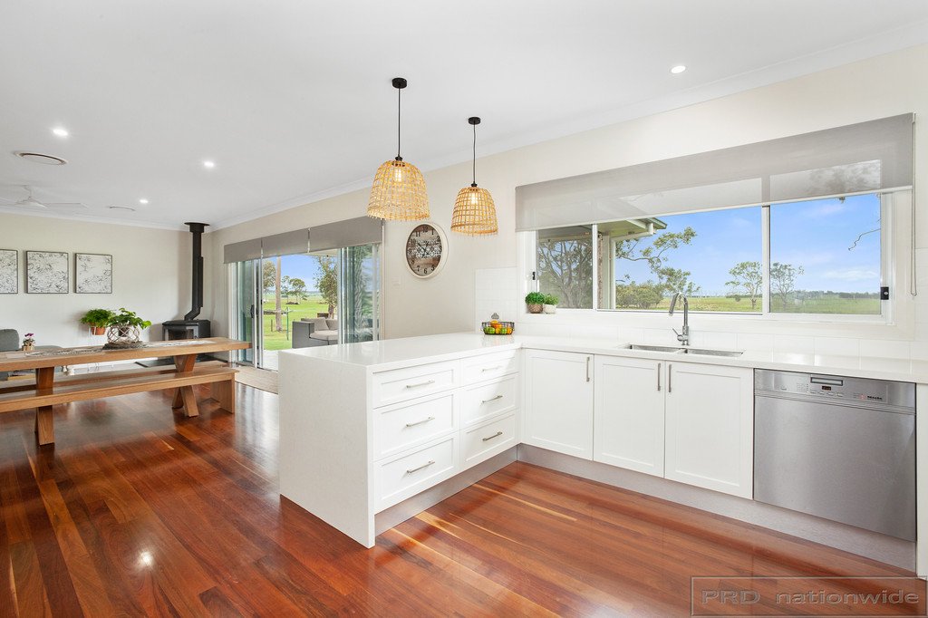 8 Sanctuary Pl  WALLALONG 17