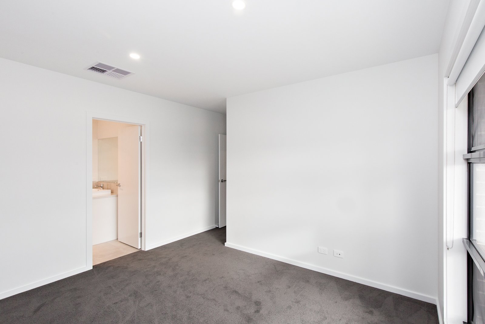 Gallery: 8 Sandpiper Avenue