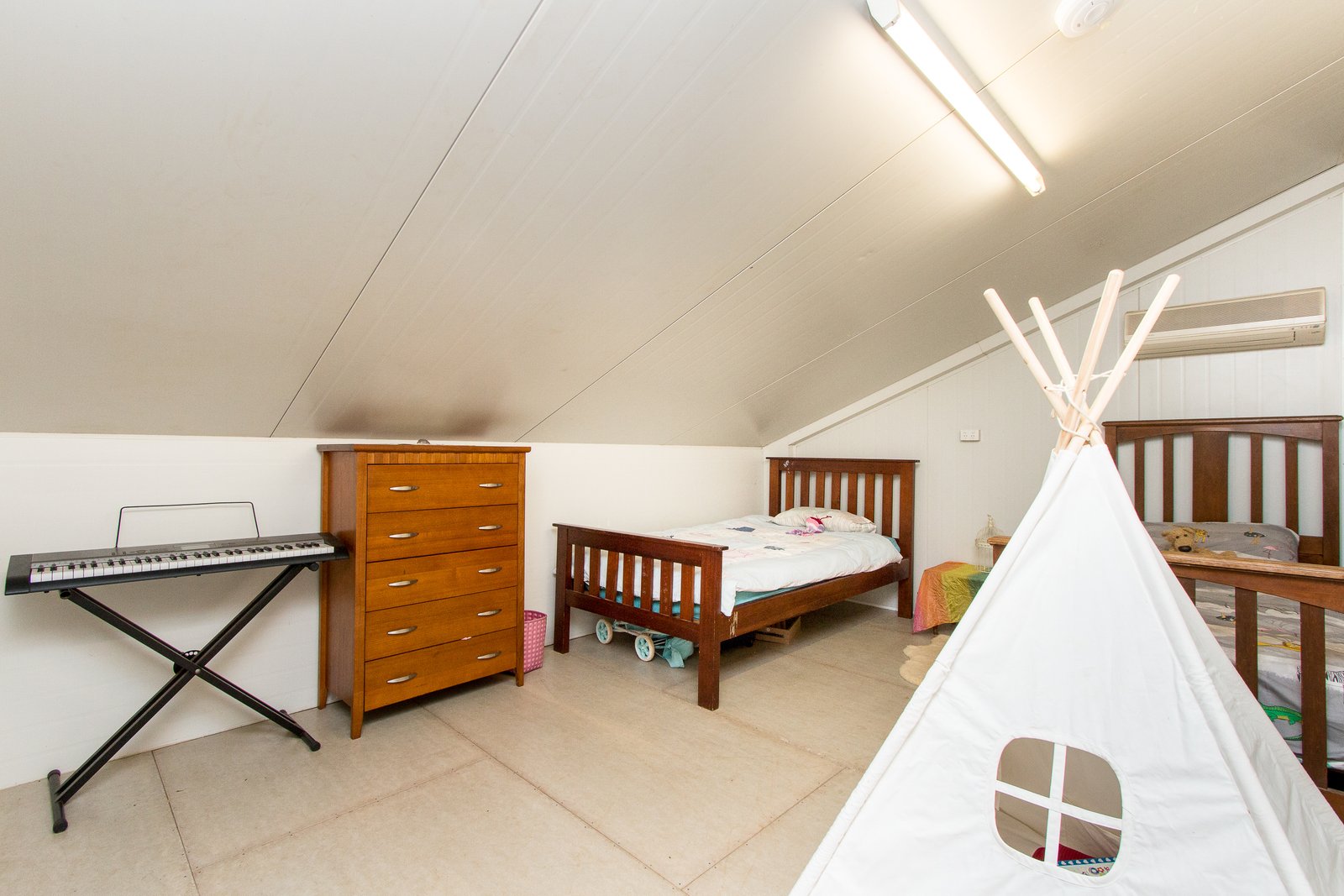 8 Sands Street BILINGURR 18