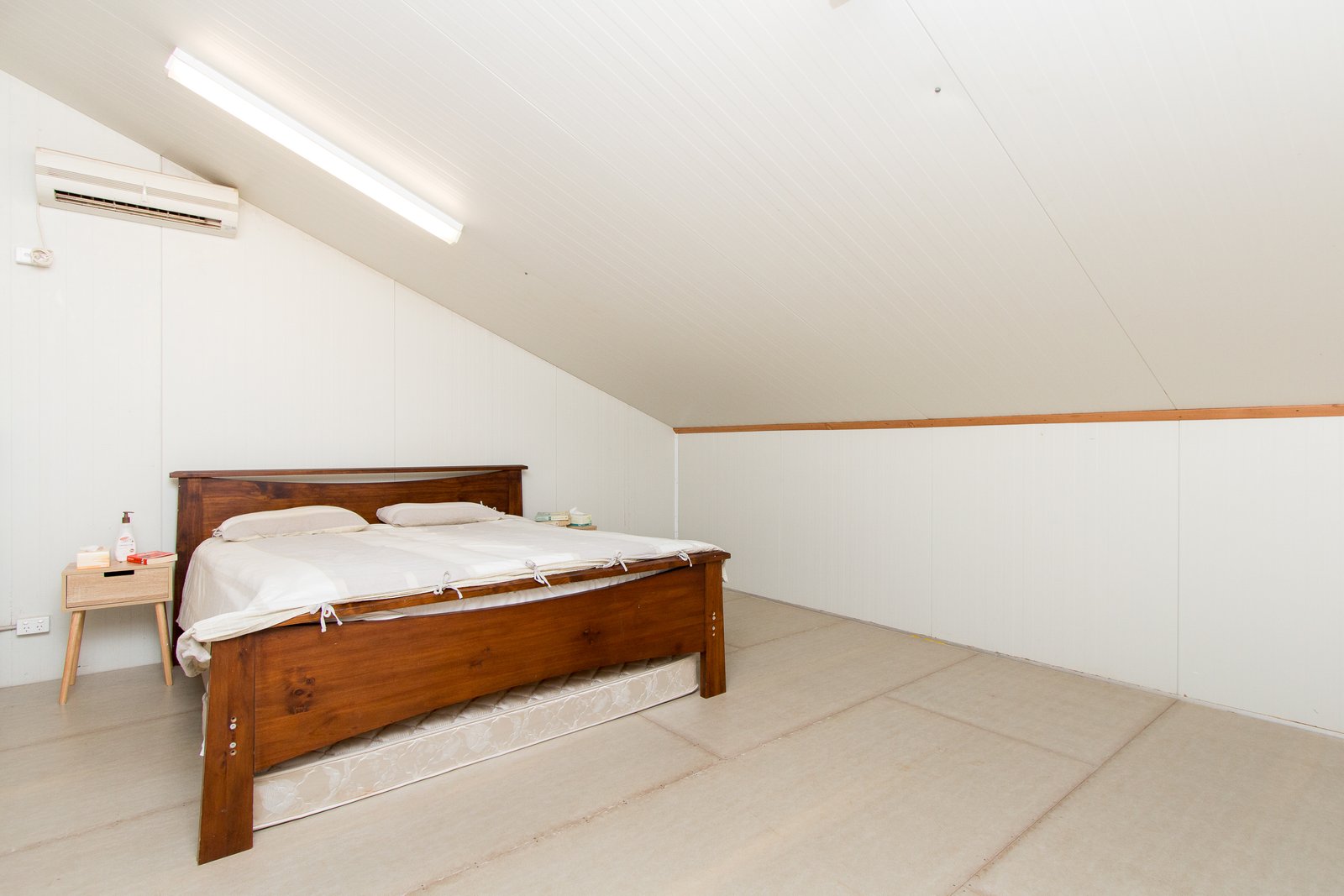 8 Sands Street BILINGURR 27