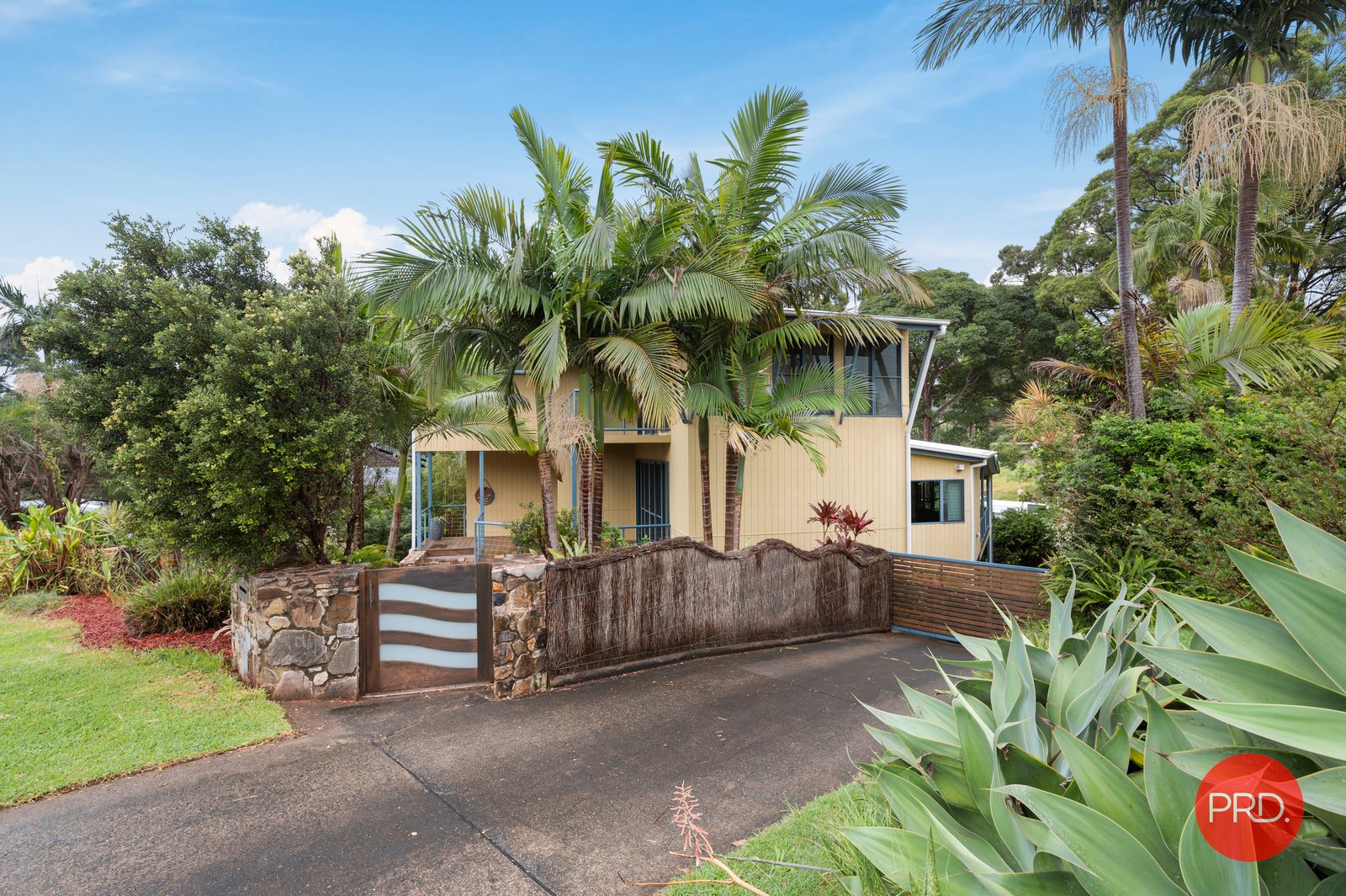 8 Sandy Beach Road KORORA 2