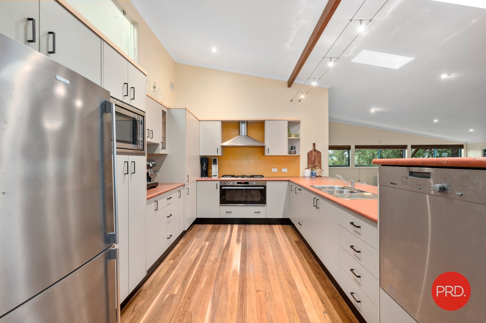 8 Sandy Beach Road KORORA 6