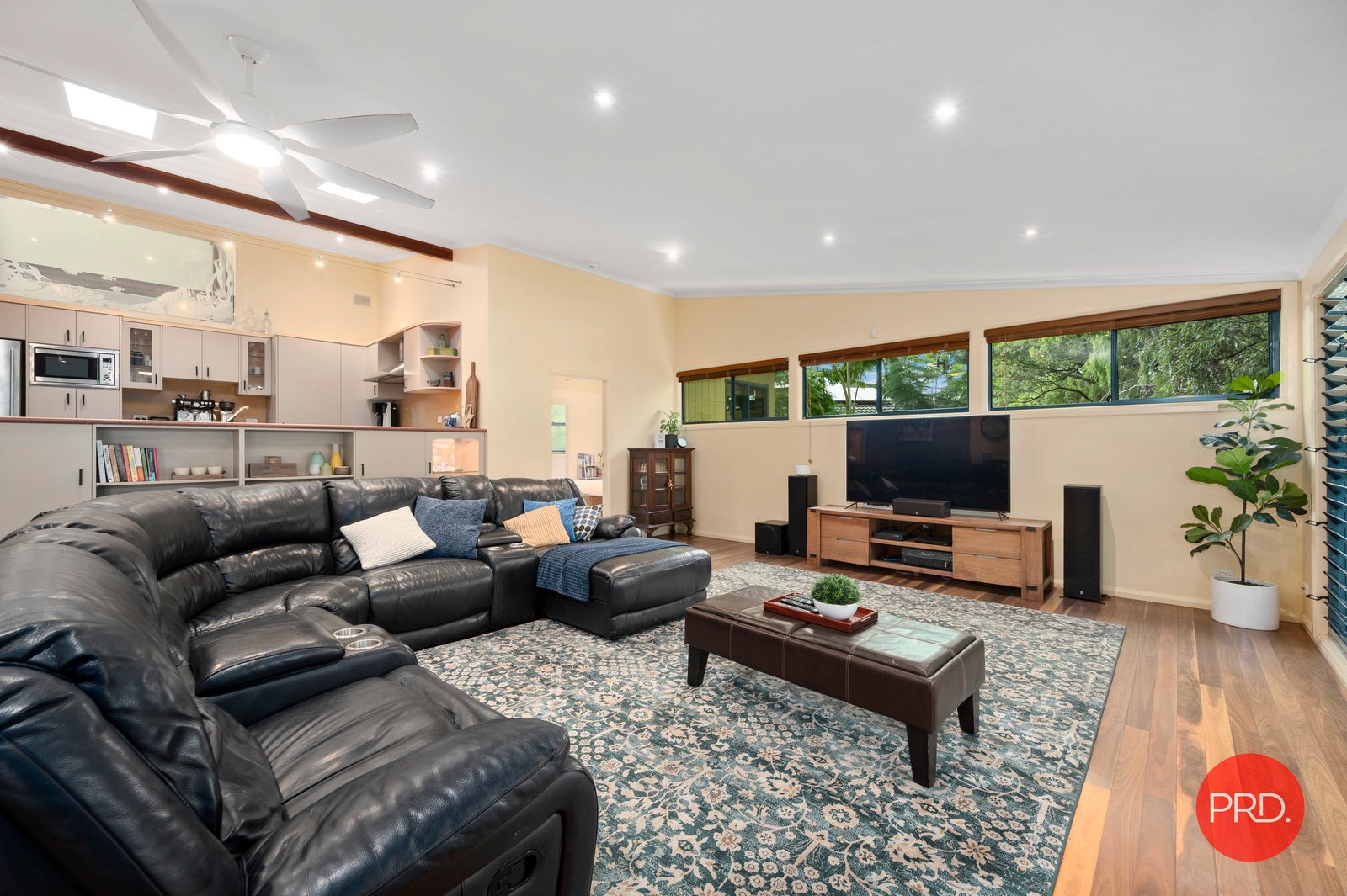 8 Sandy Beach Road KORORA 9