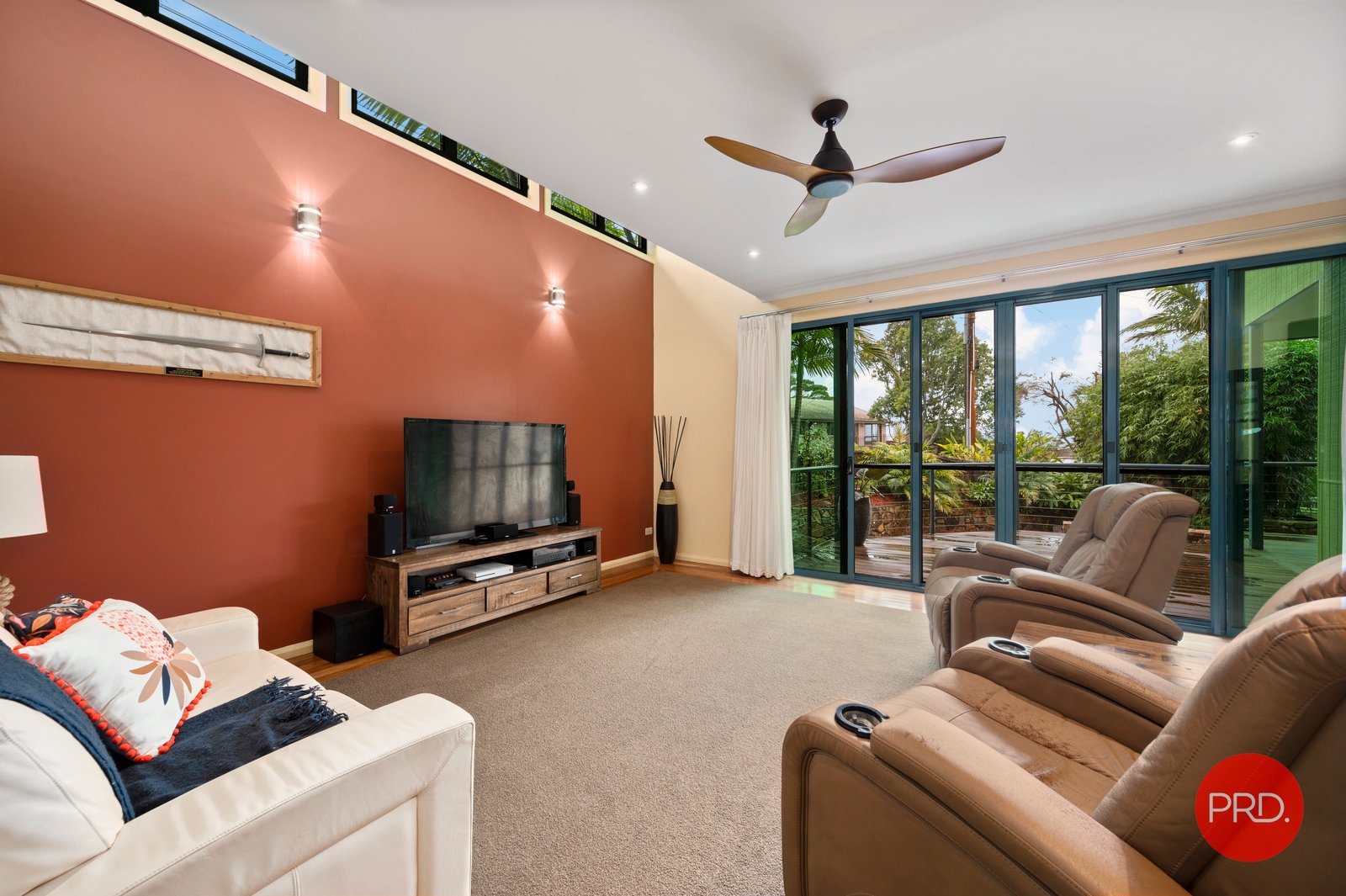 8 Sandy Beach Road KORORA 13