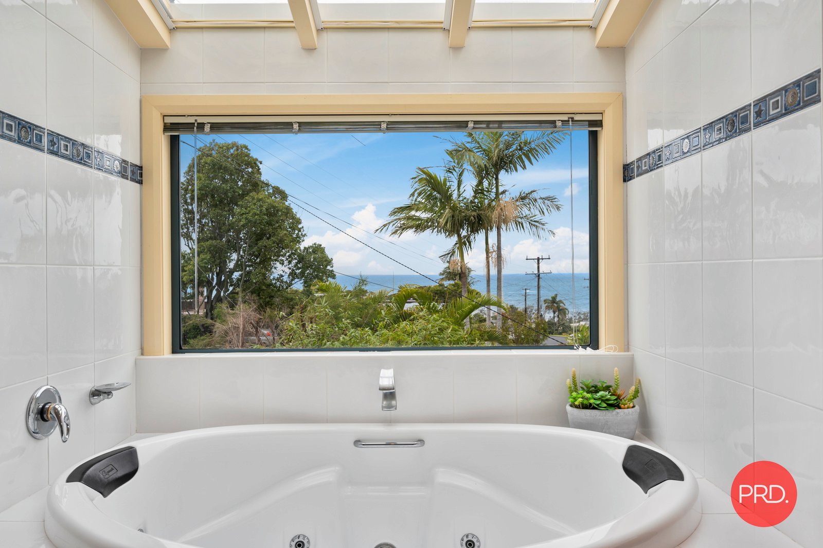 8 Sandy Beach Road KORORA 17